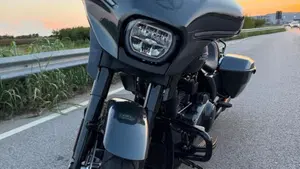 Harley-Davidson Street Glide (2024 - 26)  (2)