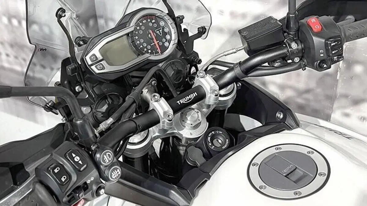 Triumph Tiger 800 XRx (2015 - 17)  (6)