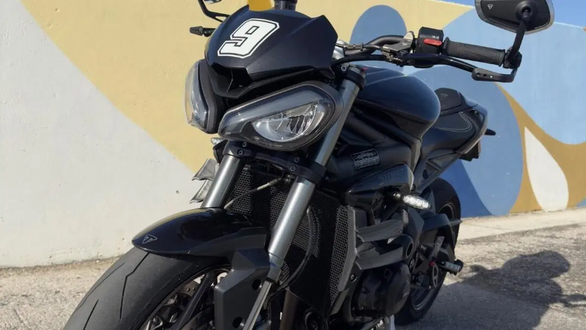 Triumph Street Triple RS (2020 - 22)  (3)