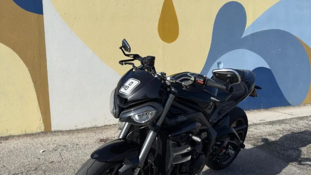Triumph Street Triple RS (2020 - 22)  (10)