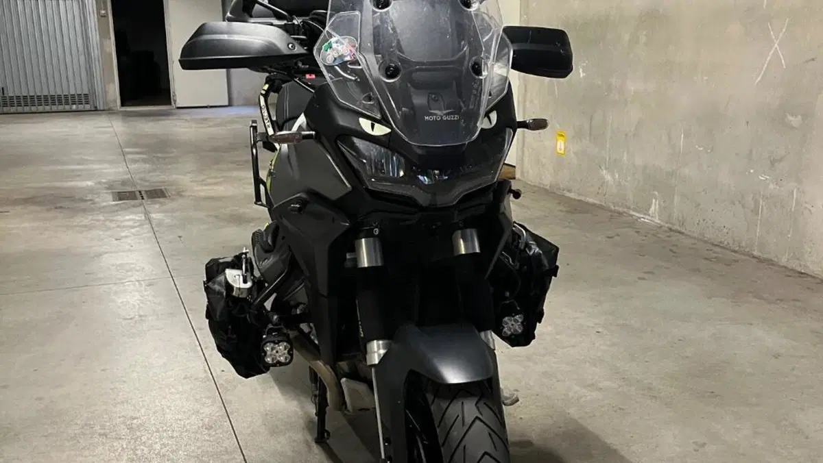Moto Guzzi Stelvio (2024 - 26)  (6)