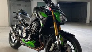 Kawasaki Z 900 SE (2022 - 24)  (2)