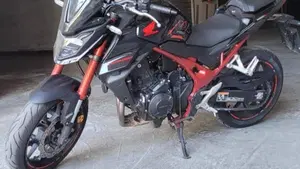 Honda CB 750 Hornet (2023 - 24)  (5)