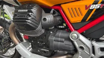 Moto Guzzi V85 TT Evocative Graphics (2021 - 23) usata