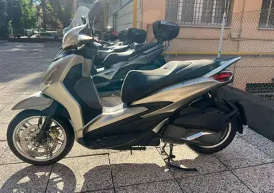 Piaggio Beverly 300 ABS-ASR (2021 - 25) - Annuncio 10097916