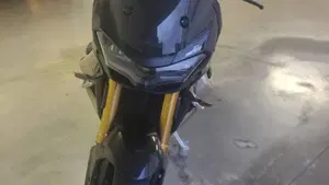 Moto Guzzi V100 Mandello S (2022 - 24) 