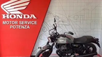 Moto Guzzi V7 Stone (2021 - 24) usata