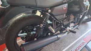 Moto Guzzi V7 Stone (2021 - 24)  (5)