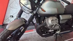 Moto Guzzi V7 Stone (2021 - 24)  (7)