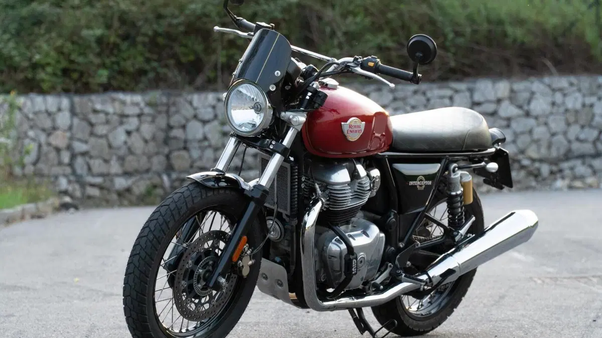 Royal Enfield Interceptor 650 (2021 - 26)  (2)
