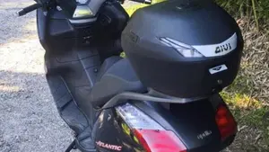 Aprilia Atlantic 300 (2010 - 14)  (2)