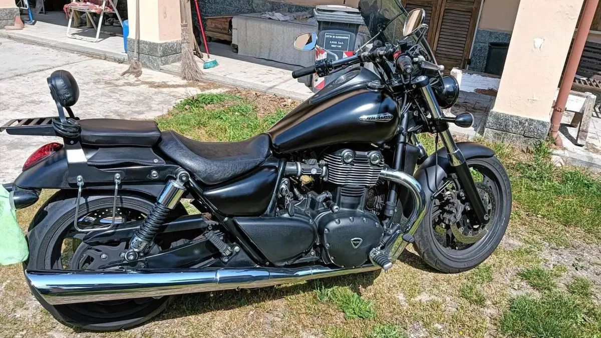 Triumph Thunderbird Storm 1700 ABS (2010 - 16)  (5)