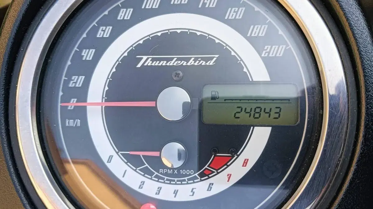 Triumph Thunderbird Storm 1700 ABS (2010 - 16)  (8)