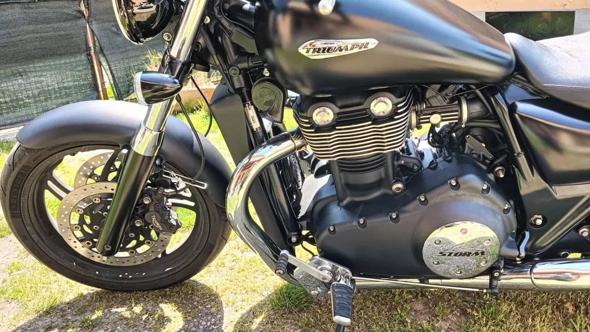 Triumph Thunderbird Storm 1700 ABS (2010 - 16)  (11)