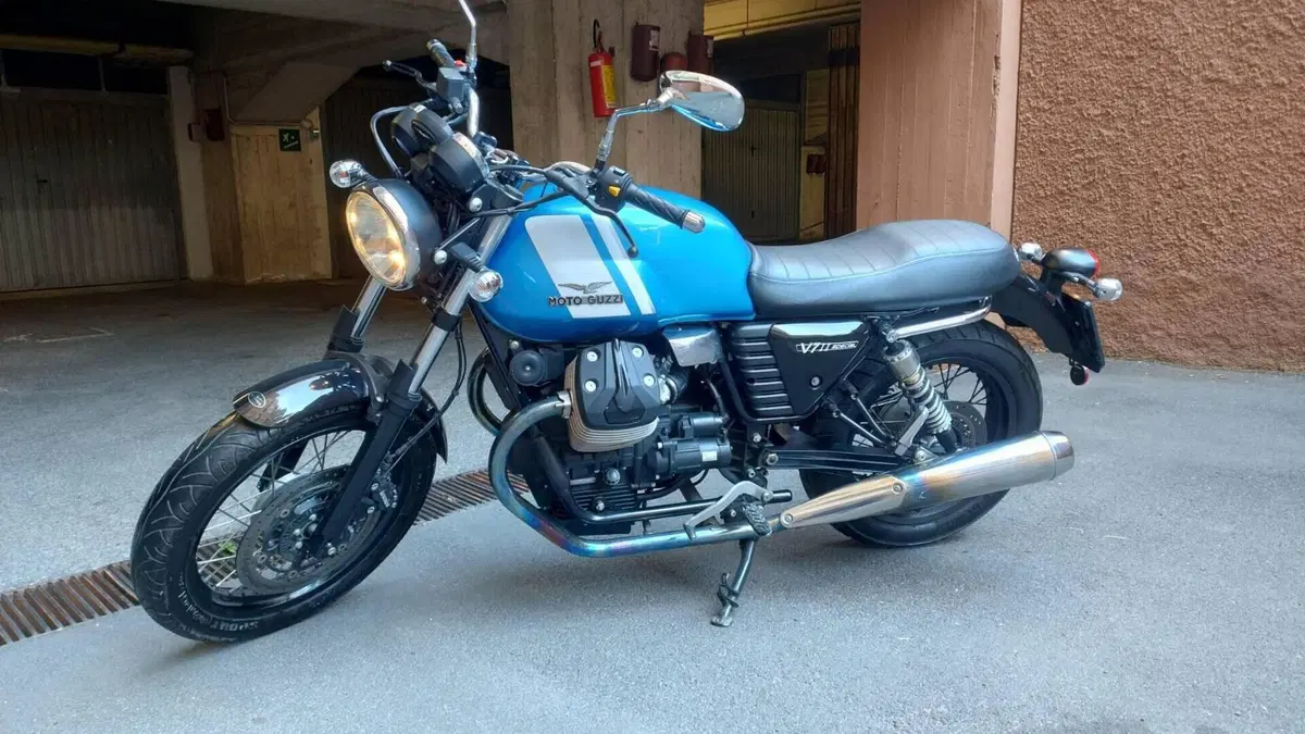Moto Guzzi V7 II Special (2015 - 17)  (5)