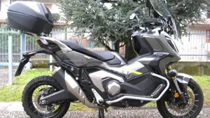 Honda X-ADV 750 DCT Adventure (2021 - 24)  (2)
