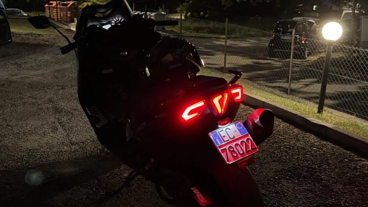 Yamaha T-Max 530 Iron Max ABS (2014 - 17)  (8)