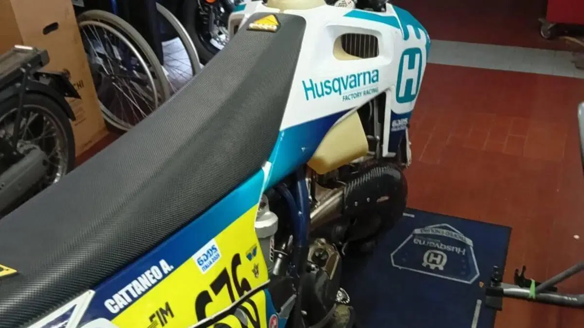 Husqvarna TE 300i (2020)  (4)