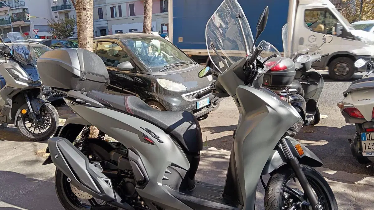Honda SH 350i GT (2025 - 26)  (4)
