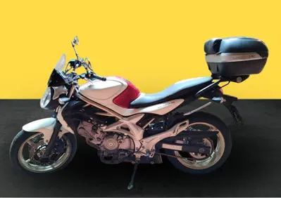 Suzuki Gladius 650 SFV (2009 - 15) - Annuncio 10098125