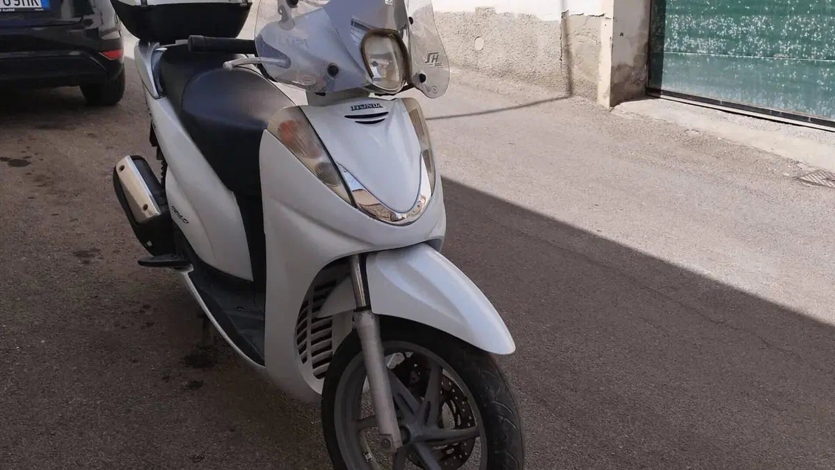 Honda SH 300 i (2011 - 14)  (2)