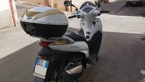 Honda SH 300 i (2011 - 14)  (3)
