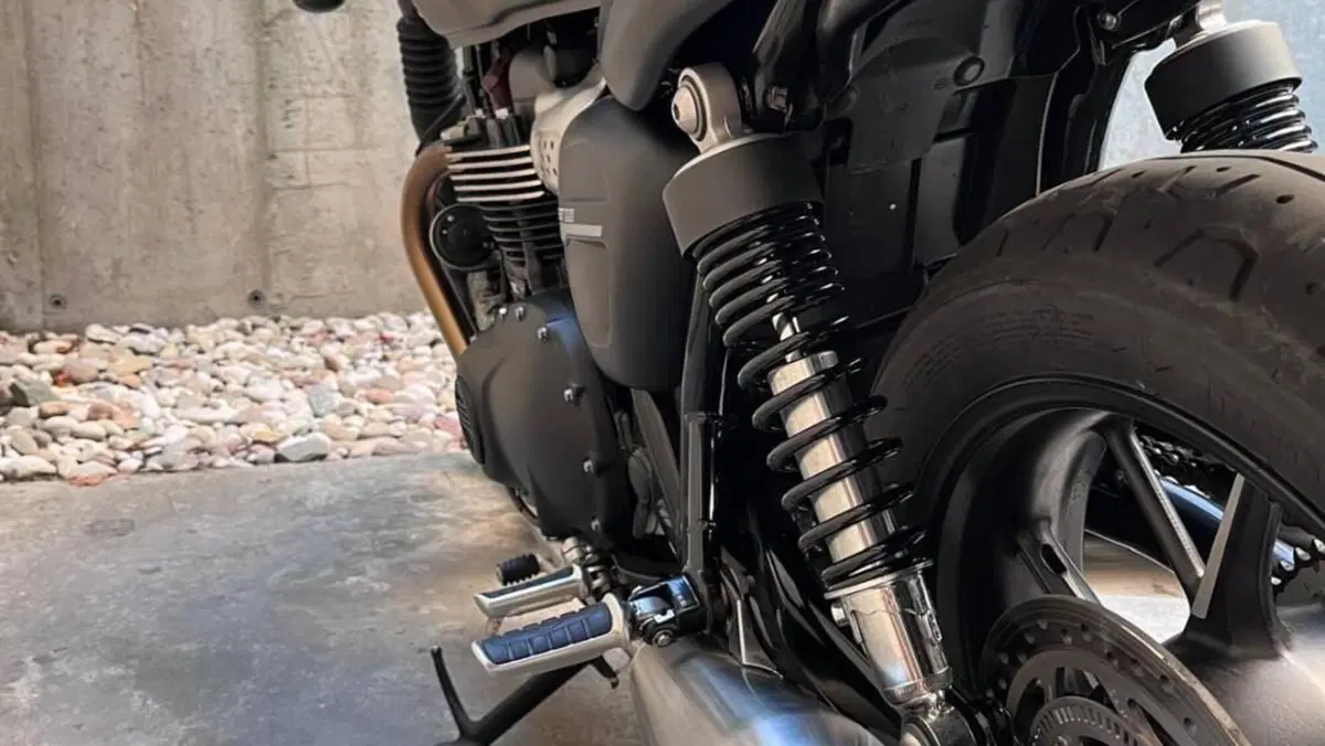 Triumph Street Twin 900 (2019 - 20)  (9)