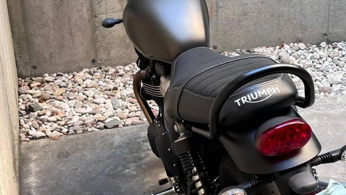 Triumph Street Twin 900 (2019 - 20)  (12)