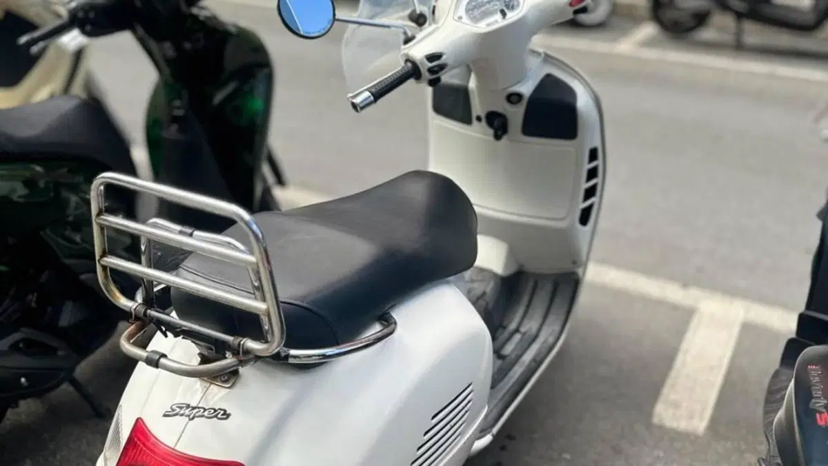 Vespa GTS 300 Super (2008 - 16)  (3)