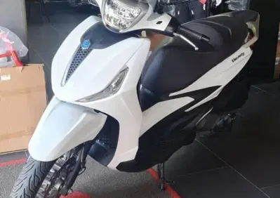Piaggio Beverly 300 ABS-ASR (2021 - 25) - Annuncio 10098211