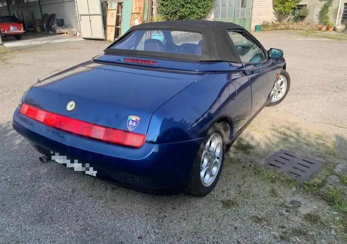 Alfa Romeo SPIDER 916   (3)
