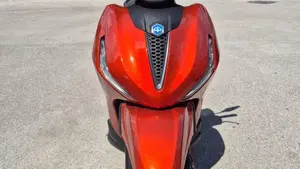 Piaggio Beverly 300 S ABS-ASR (2021 - 25)  (2)