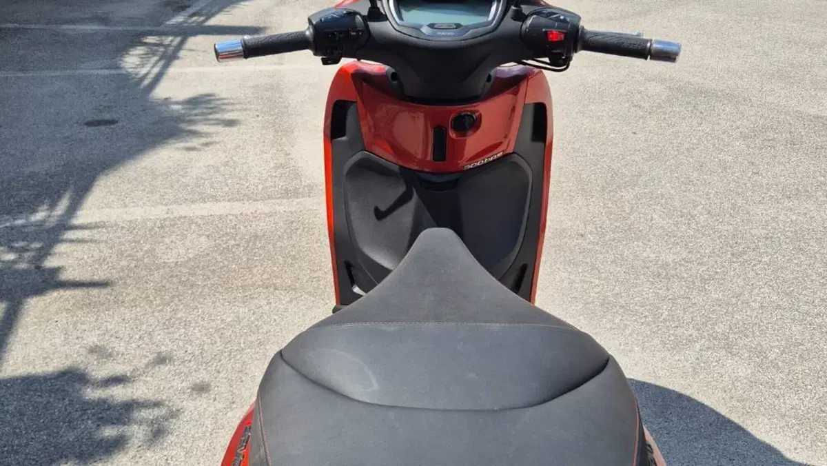 Piaggio Beverly 300 S ABS-ASR (2021 - 25)  (8)