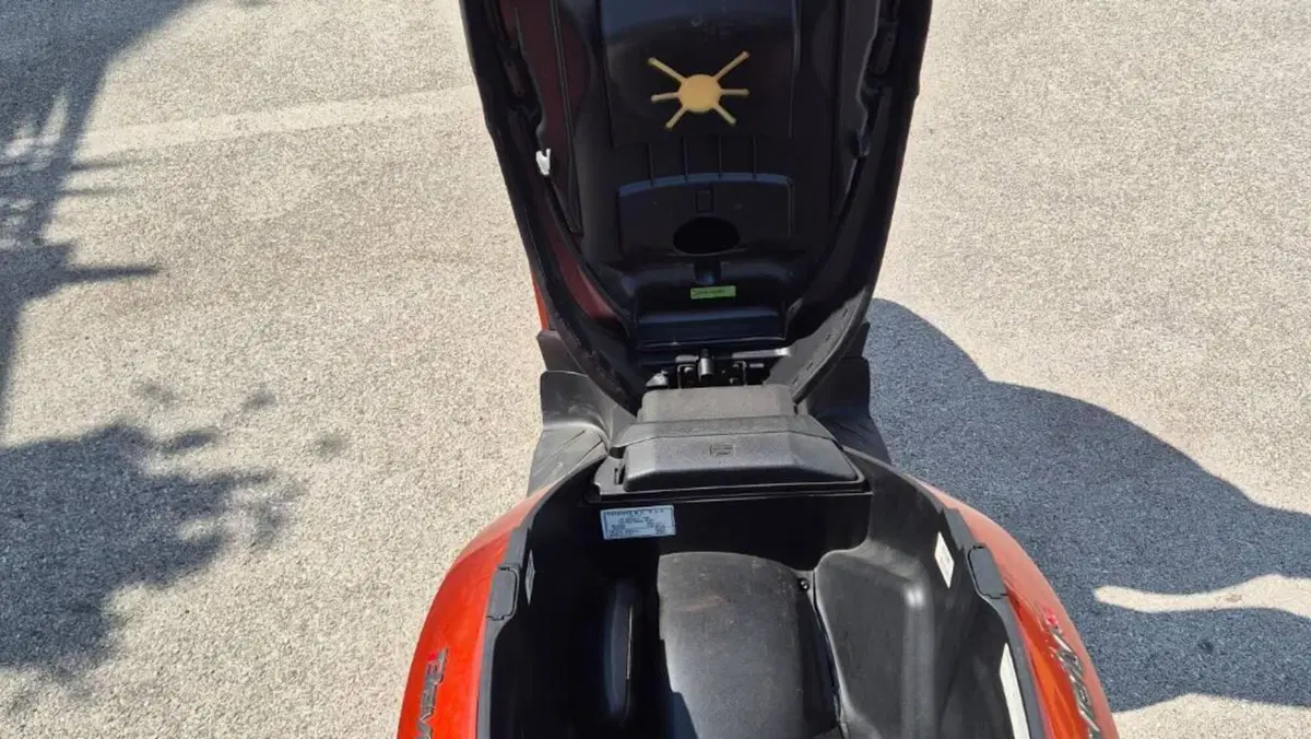 Piaggio Beverly 300 S ABS-ASR (2021 - 25)  (10)