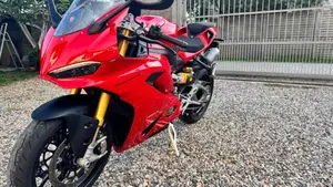 Ducati Panigale V2 S (2025 - 26)  (2)