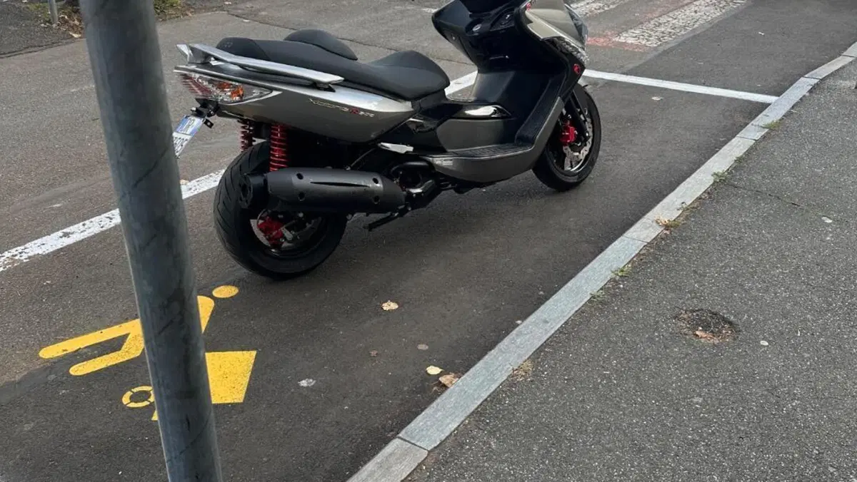 Kymco Xciting 500i R (2007 - 14)  (2)
