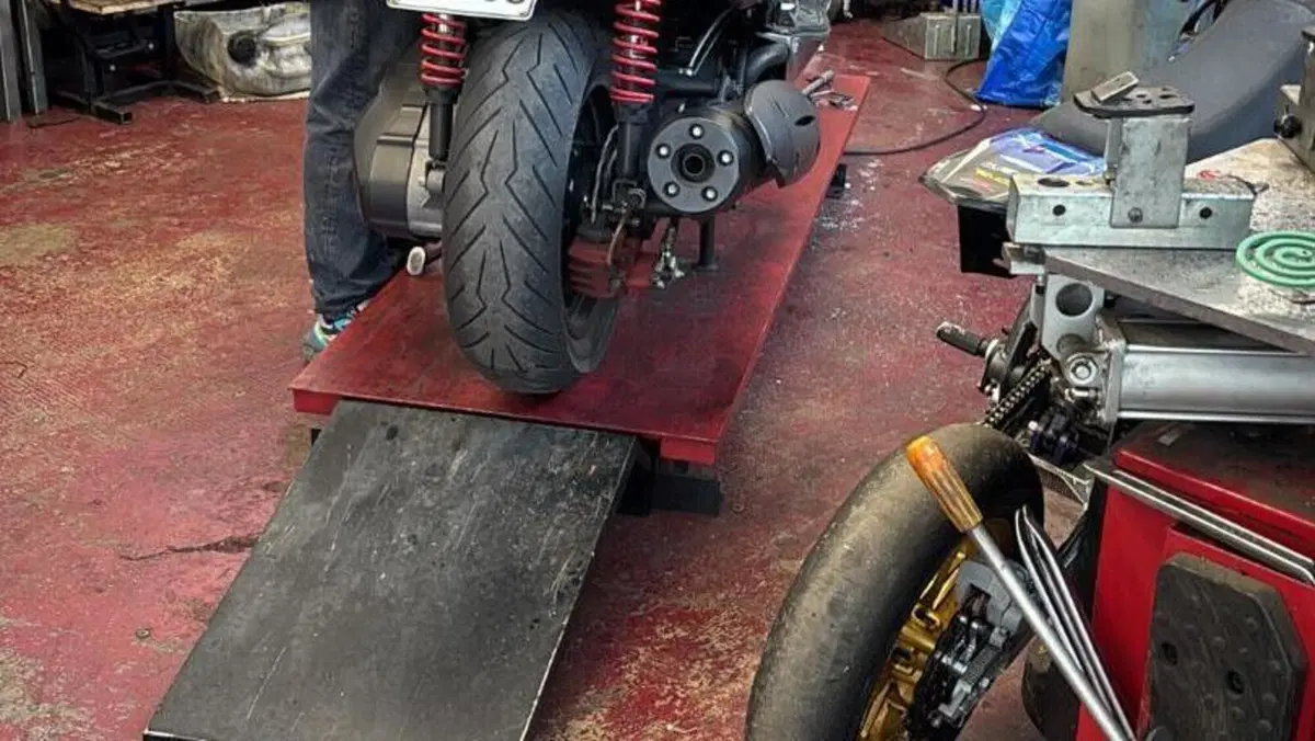 Kymco Xciting 500i R (2007 - 14)  (8)