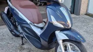 Piaggio Beverly 350 ABS (2016 - 20) 