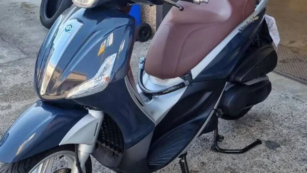 Piaggio Beverly 350 ABS (2016 - 20)  (2)