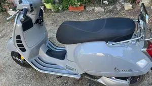 Vespa GTS 300 Supertech Hpe (2021 - 22)  (4)