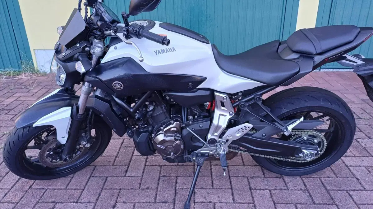 Yamaha MT-07 (2014 - 16)  (2)