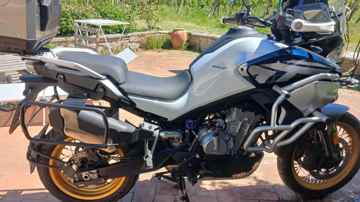 CFMOTO 800MT Explore (2023 - 26)  (2)