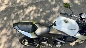 Kawasaki Z 1000 (2007 - 09)  (4)