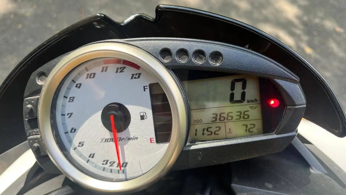 Kawasaki Z 1000 (2007 - 09)  (5)