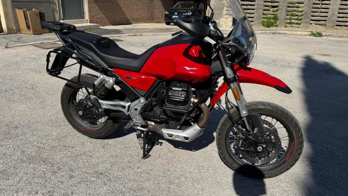 Moto Guzzi V85 TT (2019 - 20)  (3)