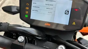 KTM 890 Duke (2021 - 23)  (2)