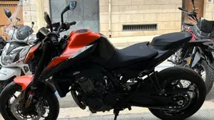 KTM 890 Duke (2021 - 23)  (4)