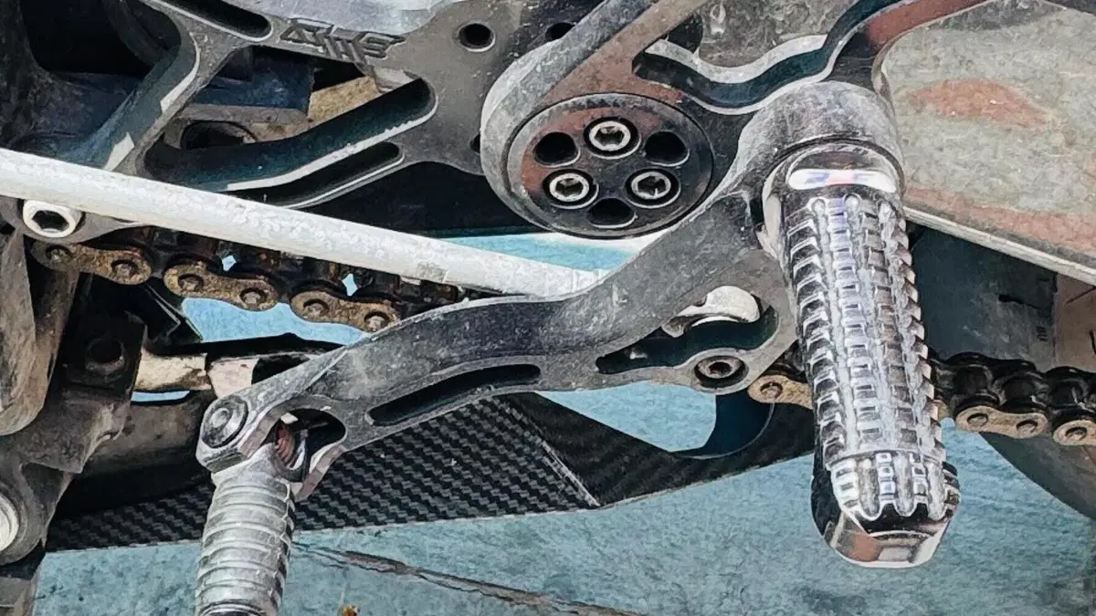 Yamaha YZF R6 Race (2022 - 26)  (6)