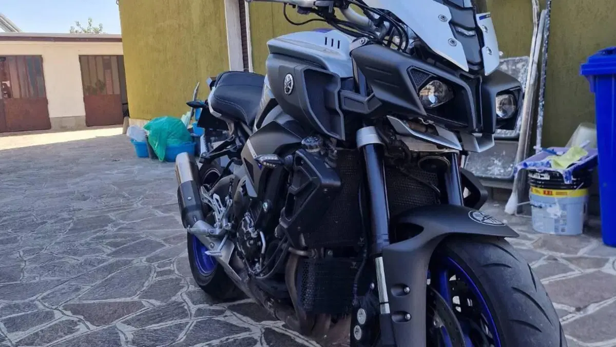 Yamaha MT-10 (2017 - 20)  (2)
