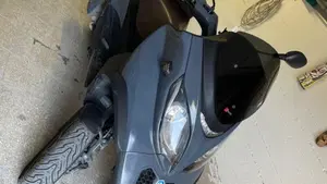 Piaggio Mp3 300 ie Business LT ABS (2014 - 16)  (2)